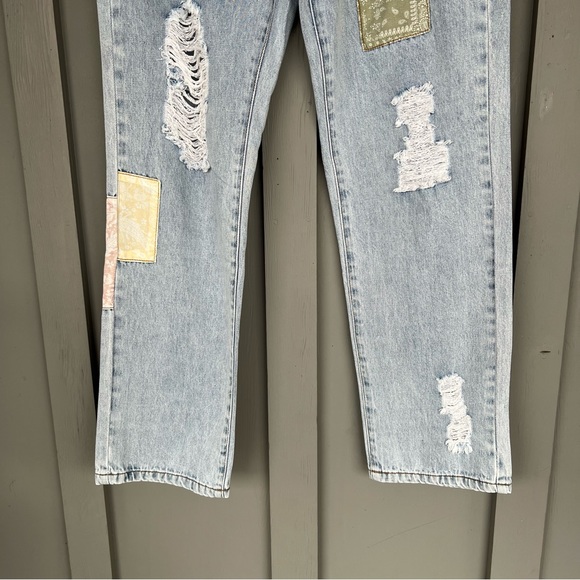 Easel Patch work Denim, light wash & distressed. Size small, fit more like XS - Picture 3 of 8